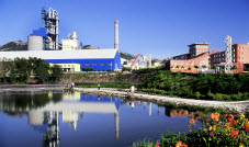 花園式工廠—亞泰集團明 花園式工廠—亞泰集團明